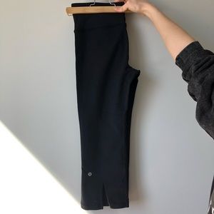 Lululemon crop leggings - black - Size 6
